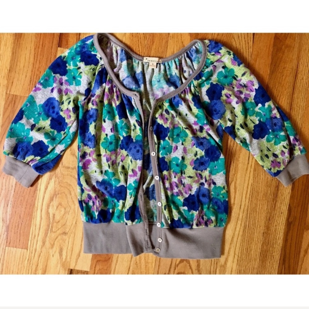 Watercolored 3/4 Sleeve Full Buttoned Cardigan - Picture 3 of 8